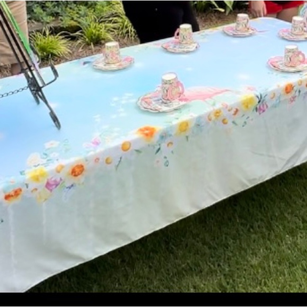 Alice in onderland- tablecloth